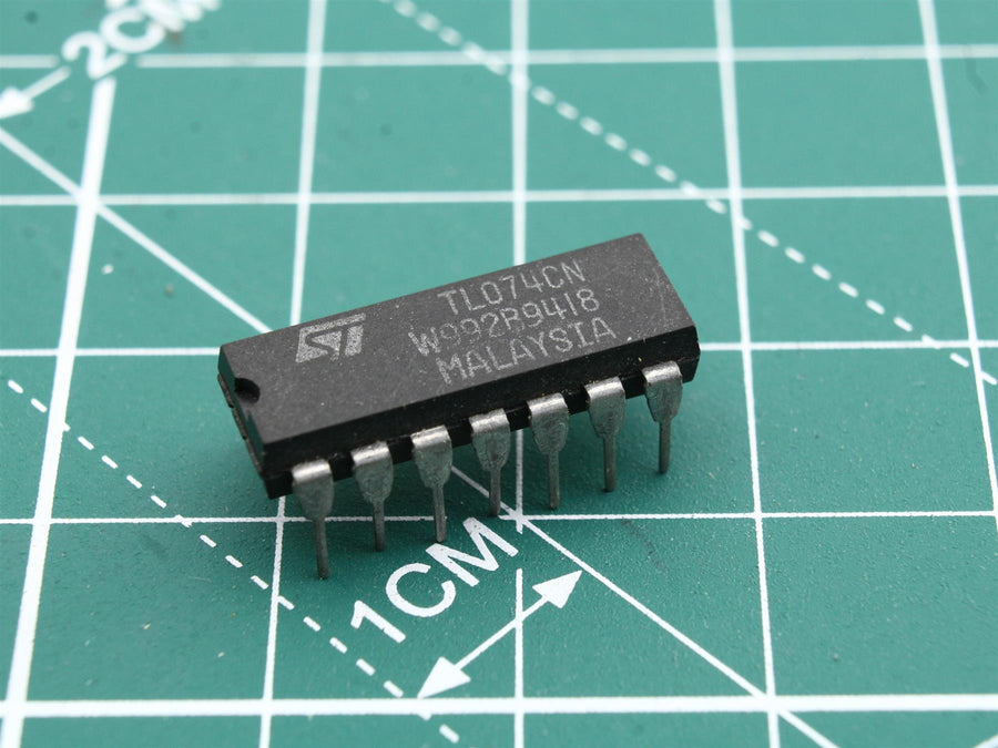 TL074CN Integrated Circuit (IC) - Used