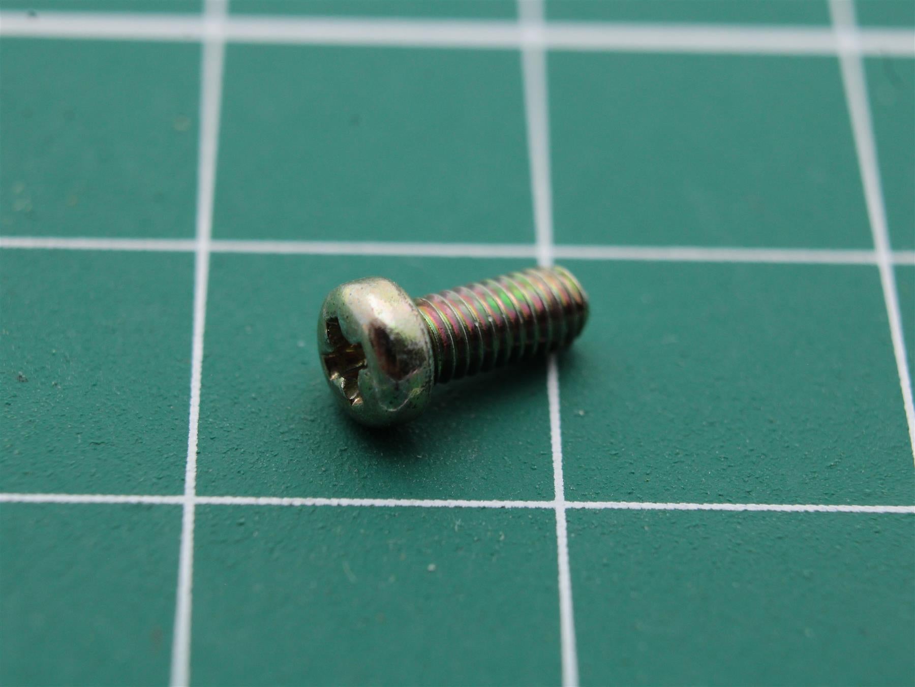 Bang & Olufsen 2039050 – Screw 2.6×6 mm