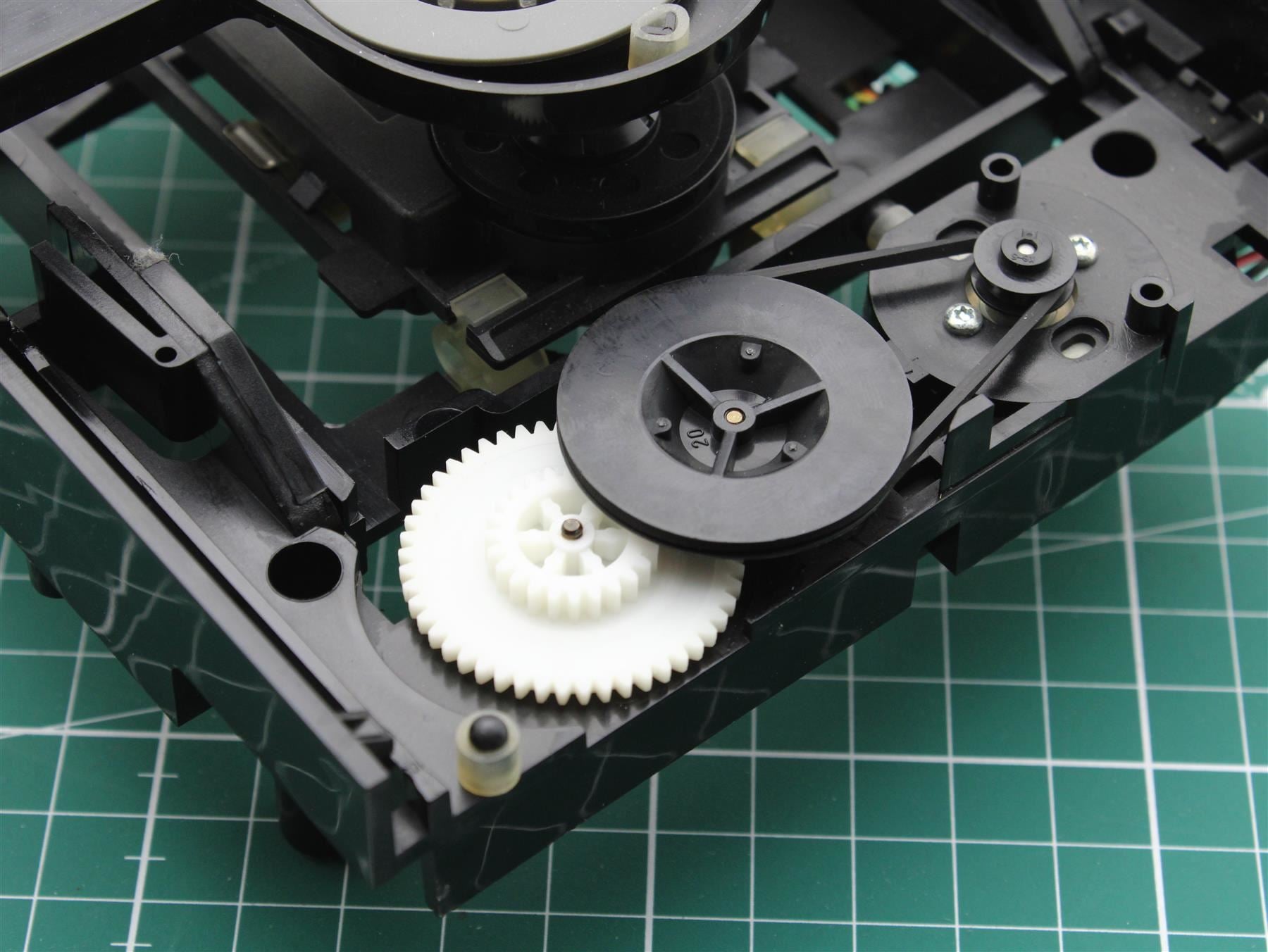 Grundig CD 12 Fine Arts Gear Wheel