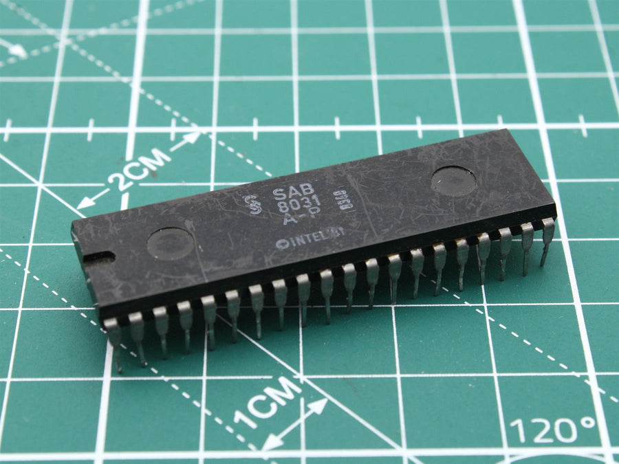 SAB8031A-P Integrated Circuit (IC) - Used