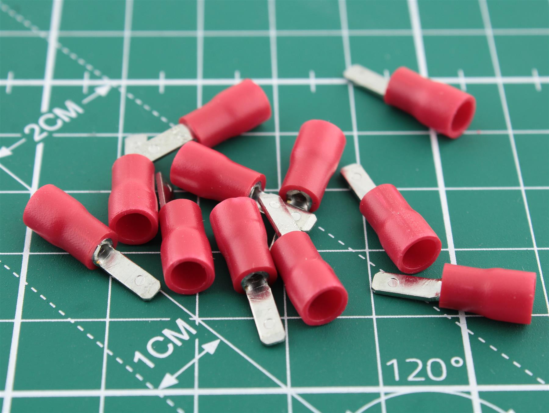 Male Spade Terminal Red Insulated (0.5–1.5 mm²) 2.8 mm Pack of 10