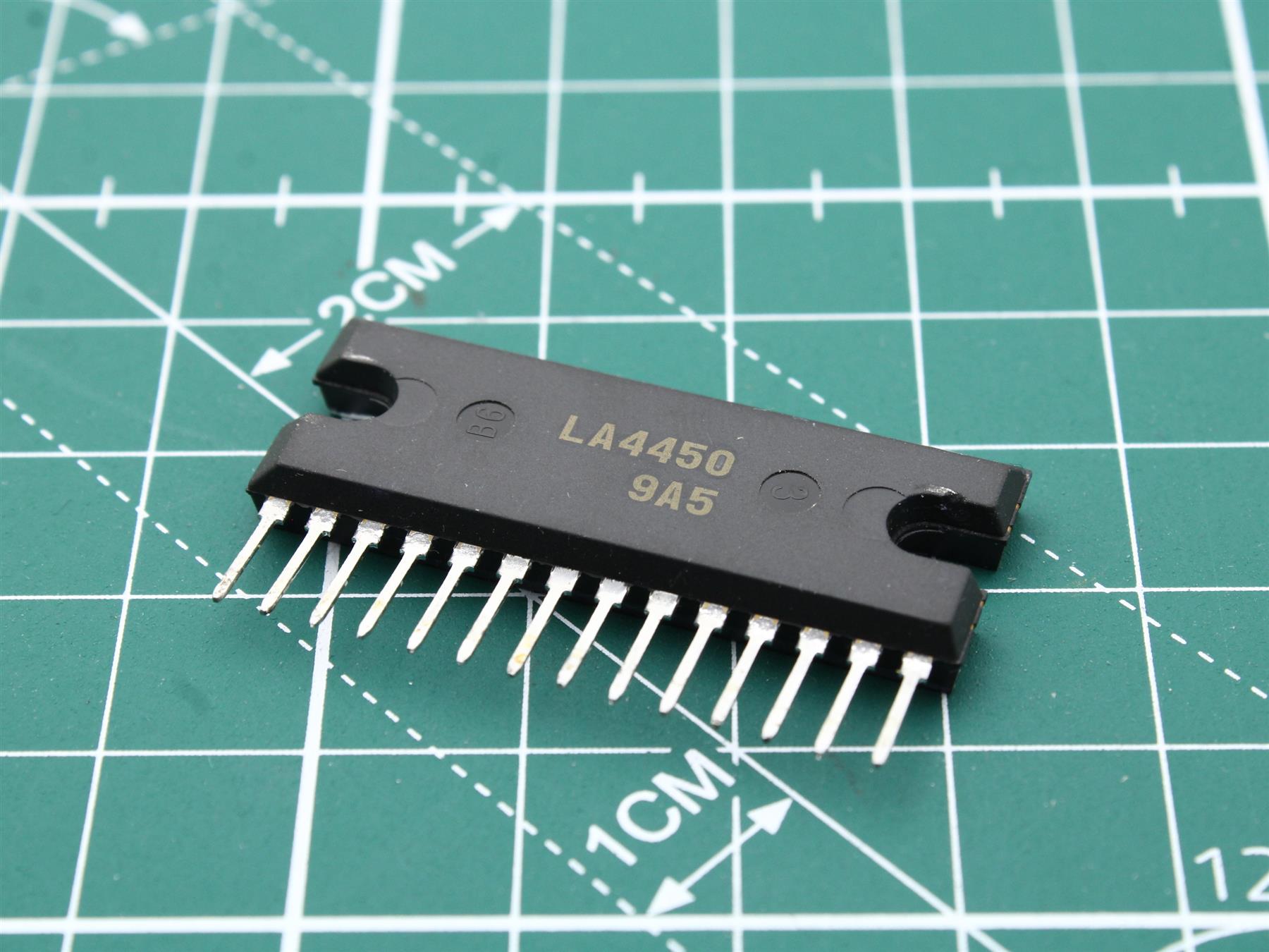 LA4450 integrated circuit SHARP XL560