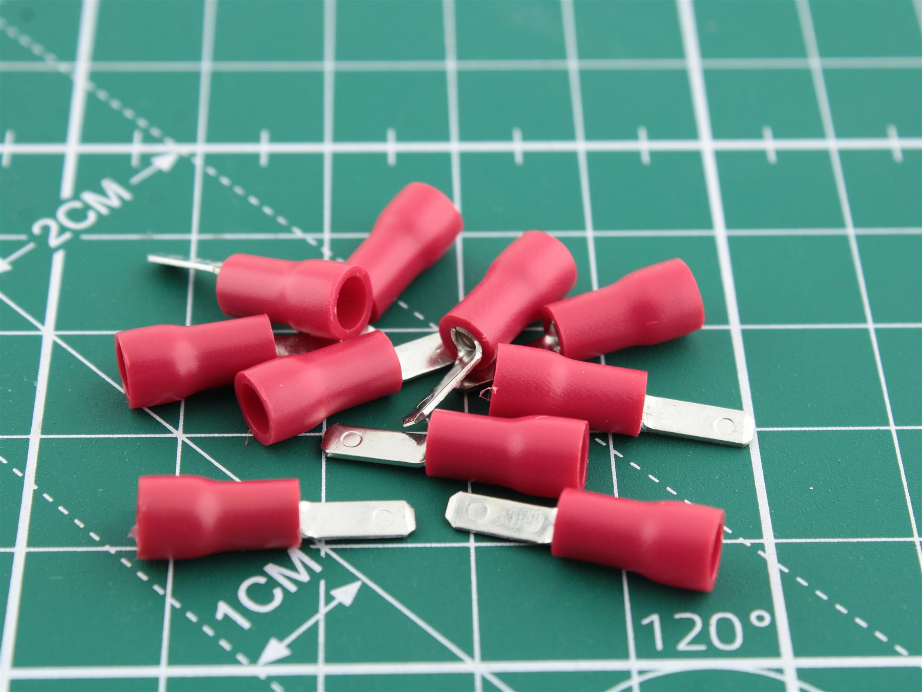 Male Blade Terminal Red Insulated (0.5–1.5 mm²) Pack of 10