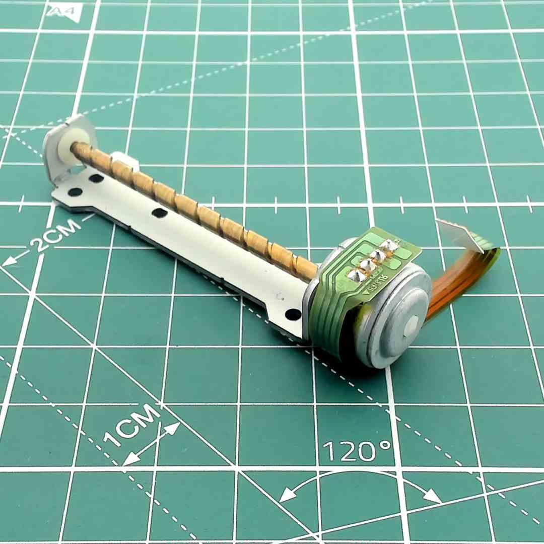CD Player Sled Tracking Motor Replacement D1825B2