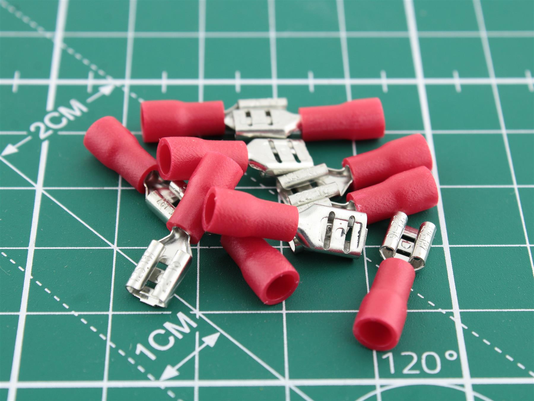 Female Spade Terminal Red Insulated (0.5–1.0 mm²) 4.8 mm Pack of 10