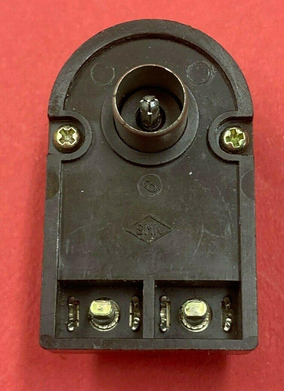 TV IEC Male Plastic Connector with Screw Terminals for Cable