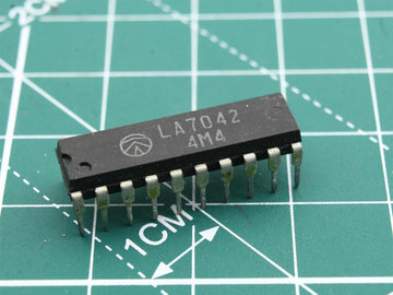 LA7042 Integrated Circuit (IC) - Used