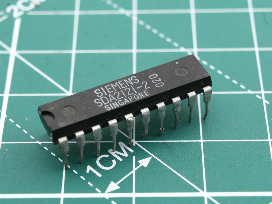 SDA2121-2 Integrated Circuit (IC) - Used
