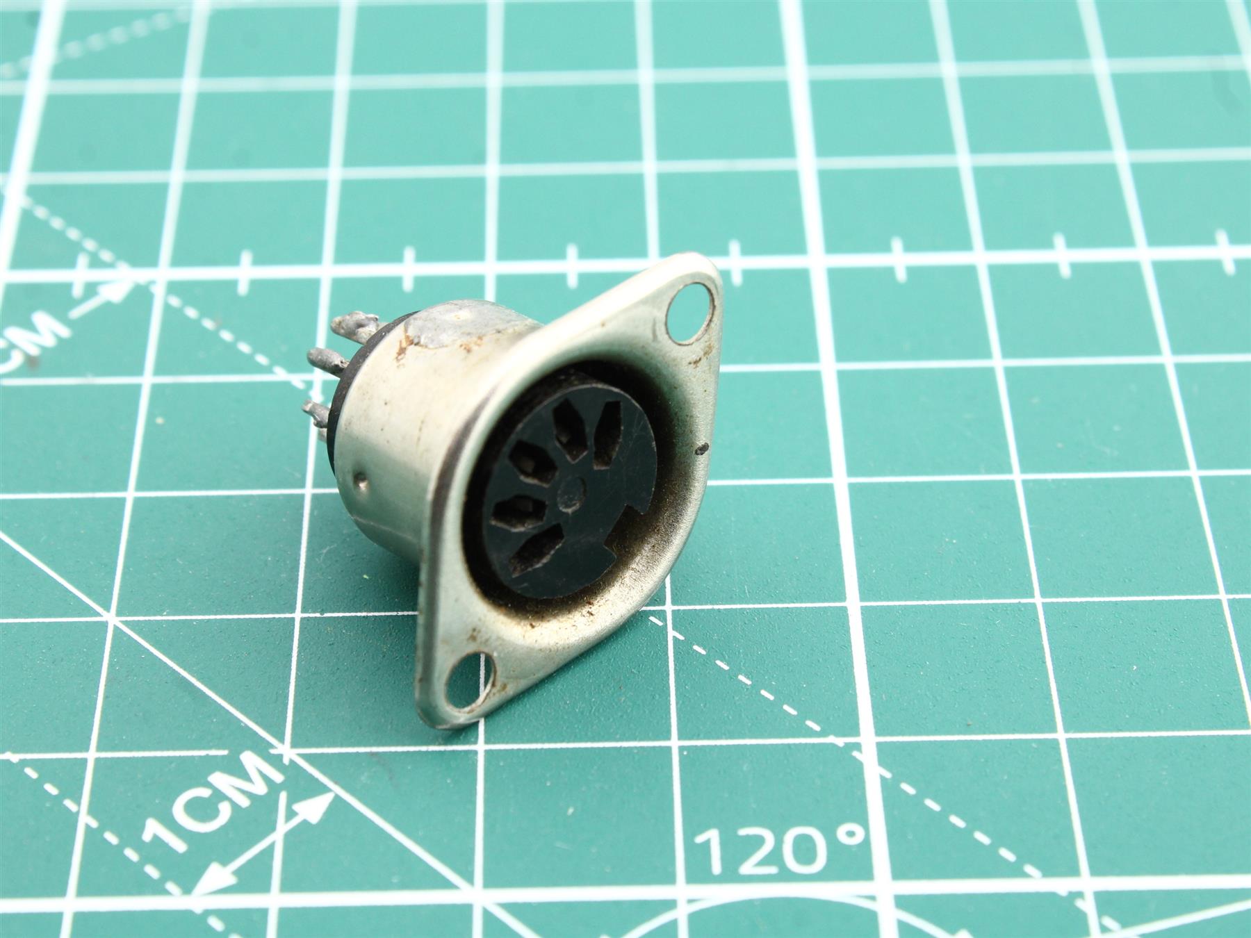 Vintage Connectors DIN