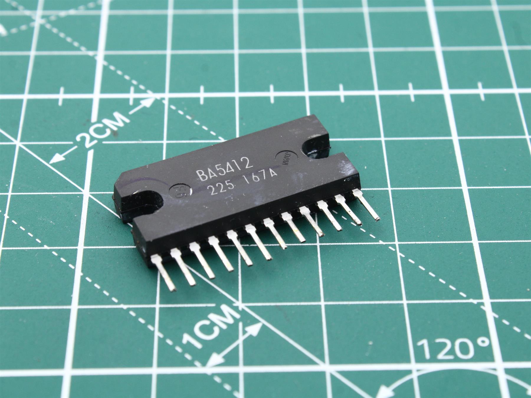 BA5412 integrated circuit AIWA CADW550