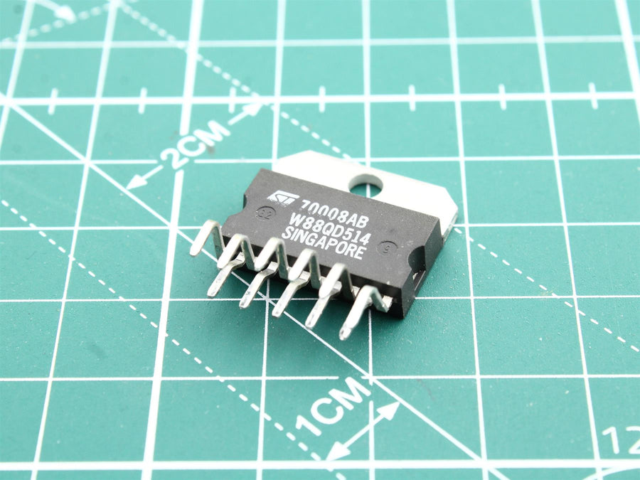 70008AB Ford Integrated Circuit - Used