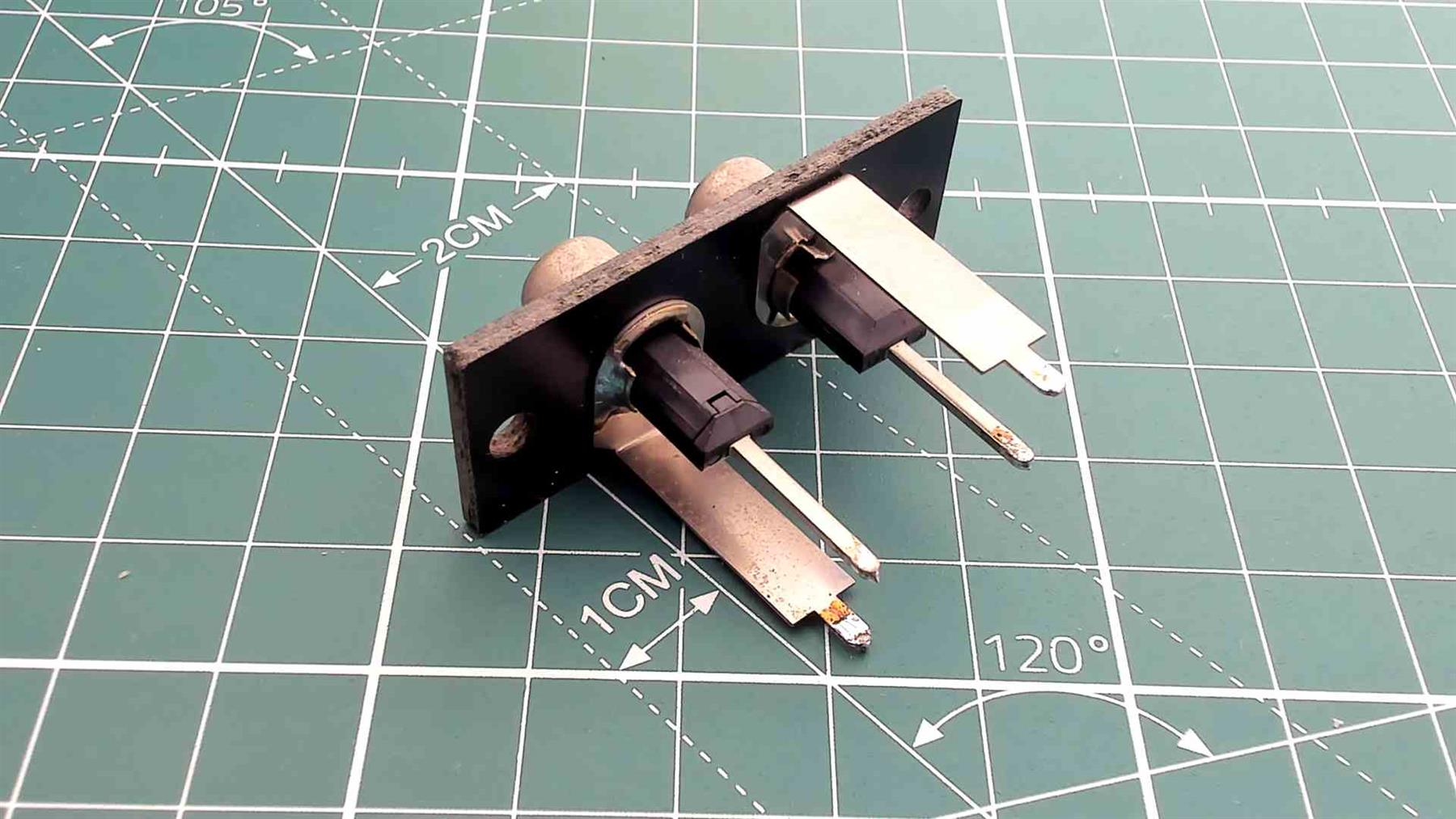 Hitachi TRK640 RCA Female PCB Jack for Soldering Vintage Audio Repairs