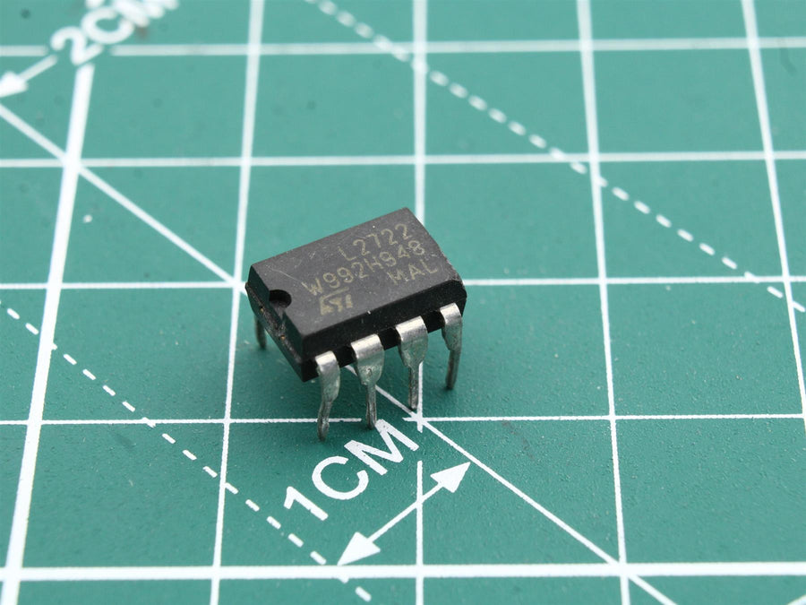 L2722 Integrated Circuit (IC) - Used