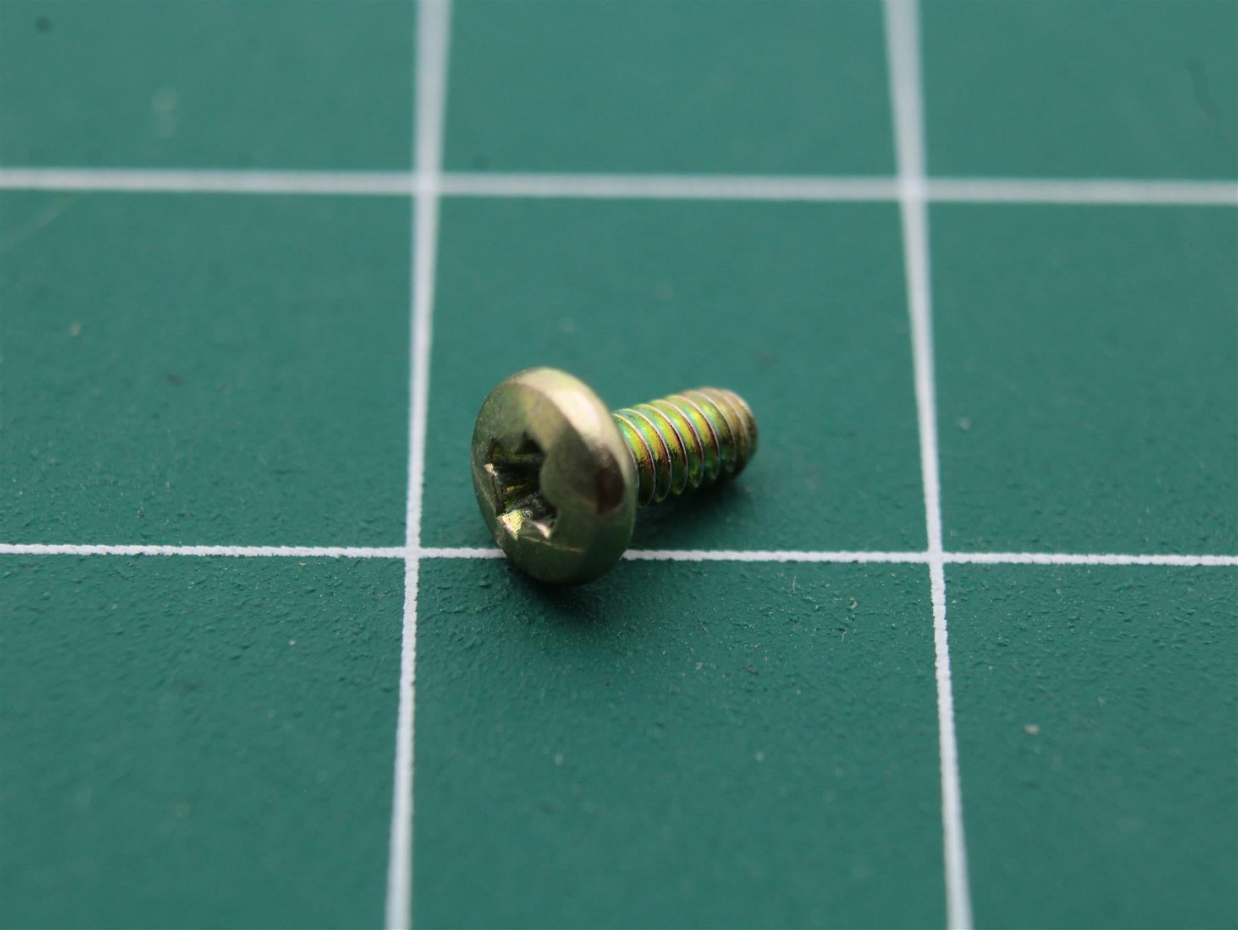 Bang & Olufsen 2034067 – Screw 2×4 mm Genuine Reconditioned P