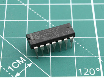 SAF1135P Integrated Circuit (IC) - Used