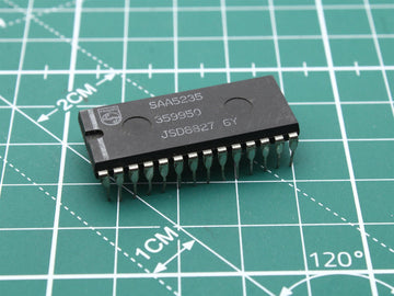 SAA5235 Integrated Circuit (IC) - Used