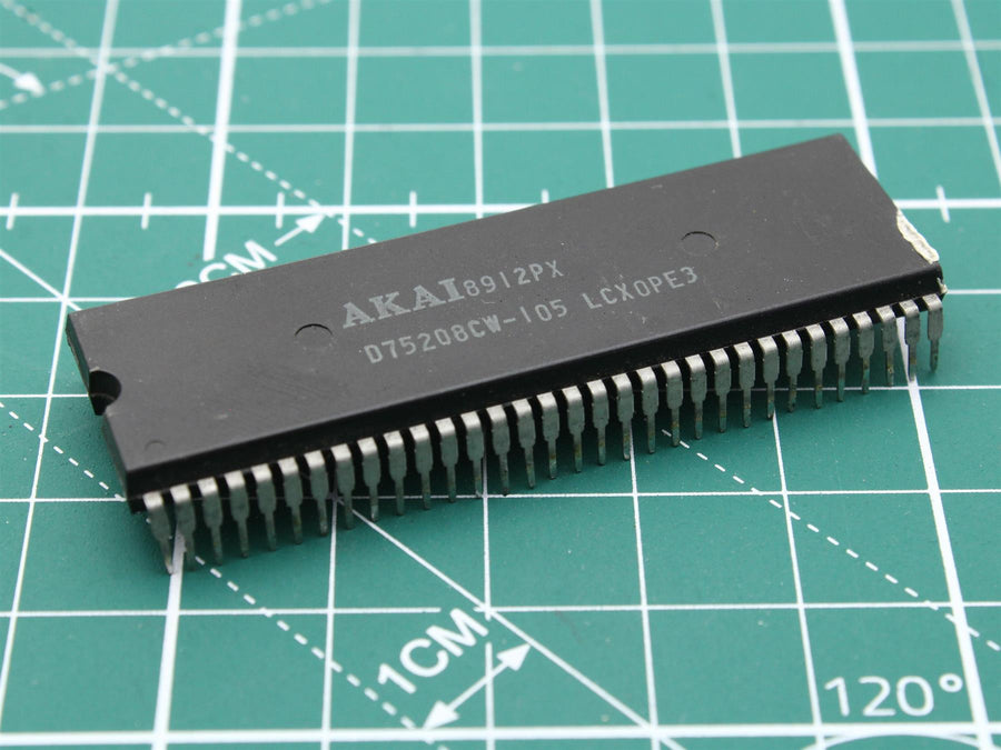 Akai D75208W-105 LCX0PE3 Integrated Circuit - Used