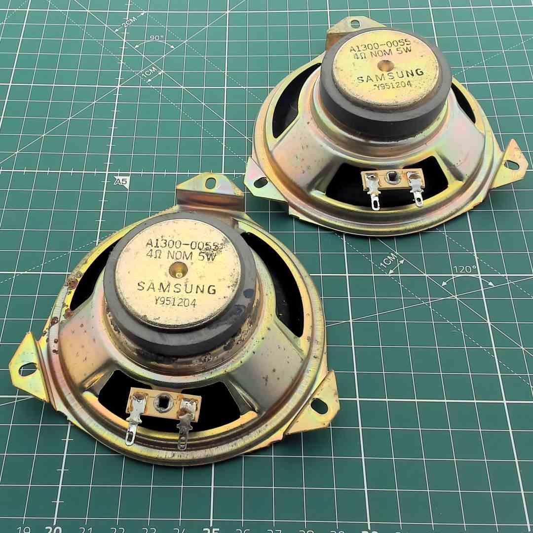 Pair of Vintage Audio Replacement Speakers 4 Ohm 5 W [Ø10x42mm], A1300-0055
