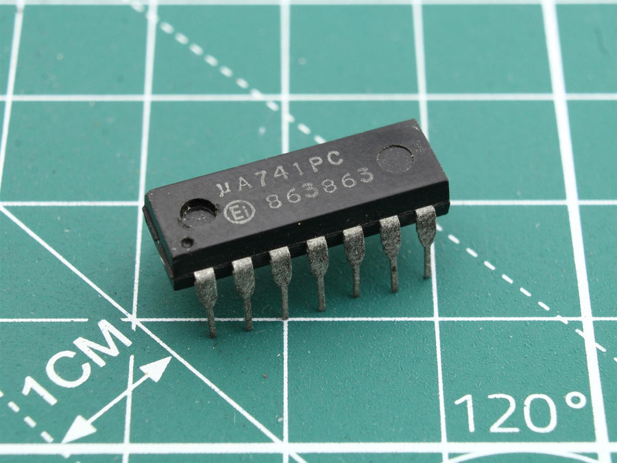 uA741PC Integrated Circuit (IC) - Used
