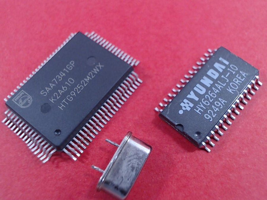 SAA7341GP + HY626ALJ-10 From CD Player Marantz Integrated Circuit - Used